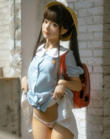 女生肌肌